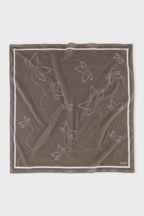 Care By Me - Lotus tørklæde - Mocca - Økologisk bomuld - kan købes her